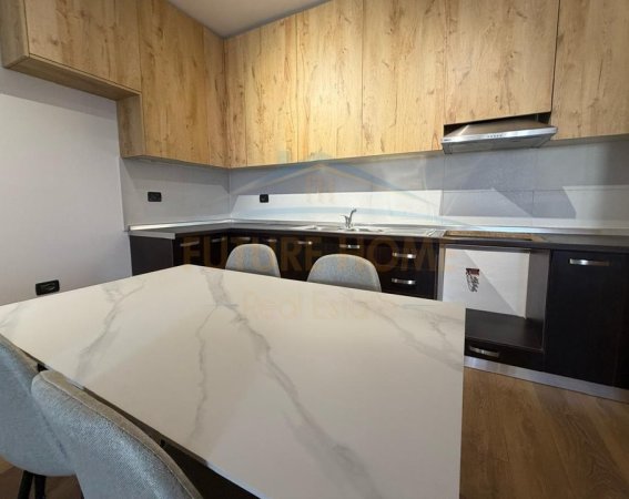 Shitet, Apartament 2+1, Unaza e Re, Tiranë