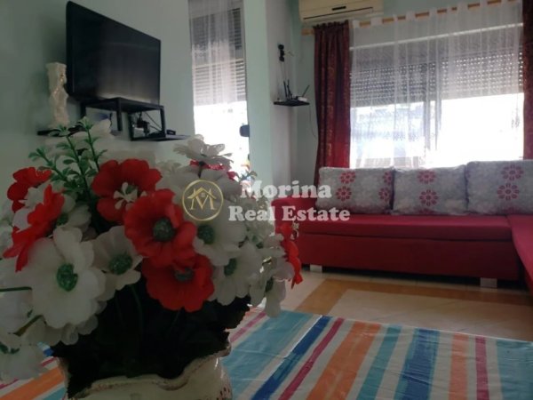 Durres, jepet me qera shtepi 1+1 Kati 4, 60 m² 200 € (Shkembi i Kavajes)