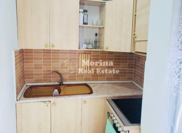 Durres, jepet me qera shtepi 1+1 Kati 4, 60 m² 200 € (Shkembi i Kavajes)