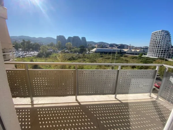 Tirane, jepet me qera ambjent biznesi Kati 4, 68 m² 850 € (Rruga e Kosovareve)