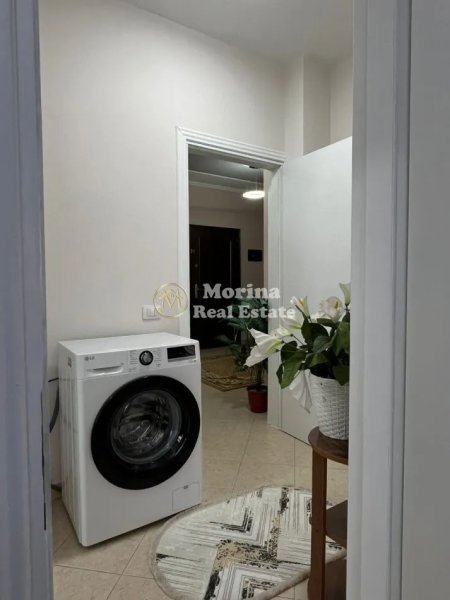Tirane, jepet me qera apartament 2+1 Kati 8, 110 m² 650 € (Vasil Shanto)