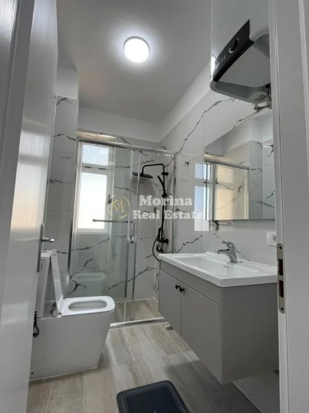 Tirane, jepet me qera apartament 2+1 Kati 8, 110 m² 650 € (Vasil Shanto)