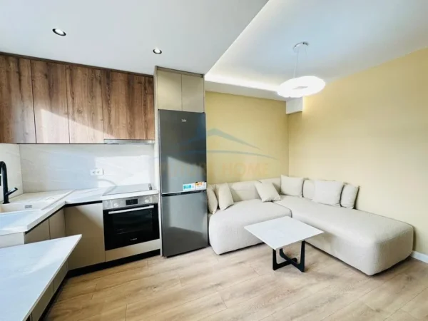 Shitet Apartament 1+1, Mozaiku i Tiranes , 21 dhjetori