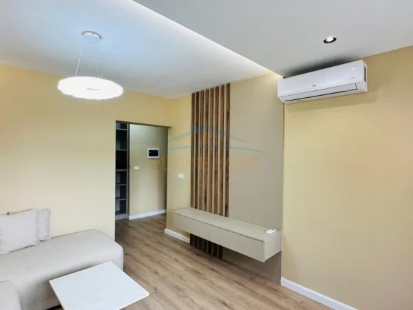 Shitet Apartament 1+1, Mozaiku i Tiranes , 21 dhjetori