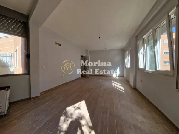 Tirane, shitet apartament 2+1 Kati 1, 102 m² 95.000 € (Kopshti Botanik)