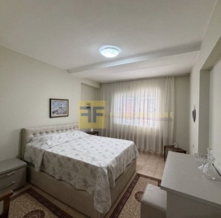 Tirane, jepet me qera apartament 2+1+Ballkon Kati 4, 110 m² 750 € (Prane Sheshit Willson, Tirane)