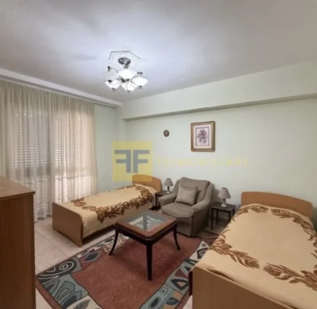 Tirane, jepet me qera apartament 2+1+Ballkon Kati 4, 110 m² 750 € (Prane Sheshit Willson, Tirane)