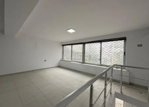 Tirane, shitet ambjent biznesi Kati 0, 100 m² 160.000 € (yzberisht , misto mame)