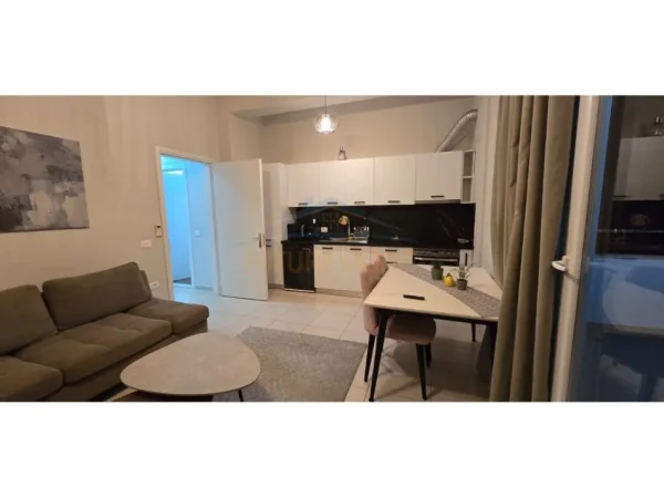 Tirane, jepet me qera apartament 2+1 Kati 2, 100 m² 800 € (Kopshti Zoologjik)