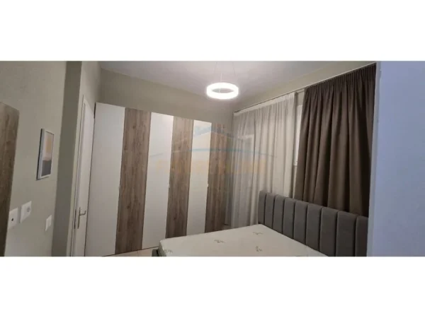 Tirane, jepet me qera apartament 2+1 Kati 2, 100 m² 800 € (Kopshti Zoologjik)