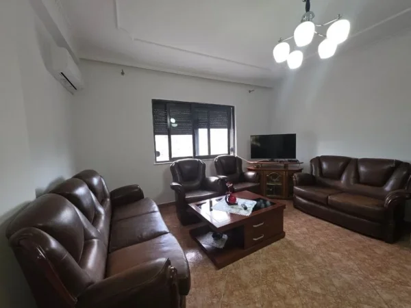 Tirane, jepet me qera apartament 1+1+Ballkon Kati 9, 60 m² 520 € (Rruga Ndre Mjeda, Ish Parku)