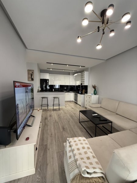 Tirane, jepet me qera apartament 1+1 Kati 2, 70 m² 550 € (Liqeni i thate)
