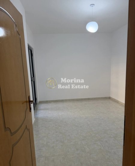 Tirane, jepet me qera apartament 2+1 Kati 5, 124 m² 750 € (Komuna e Parisit)