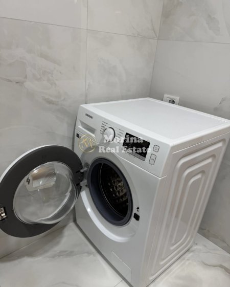 Tirane, jepet me qera apartament 2+1 Kati 5, 124 m² 750 € (Komuna e Parisit)