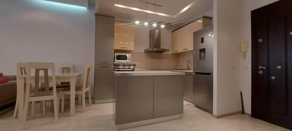 Tirane, jepet me qera apartament 2+1+Ballkon Kati 7, 100 m² 500 € (ASTIR RR.MIKEL MARULI)