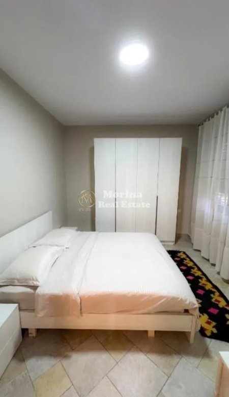 Tirane, jepet me qera apartament 1+1 Kati 15, 60 m² 600 € (9 Katshet)