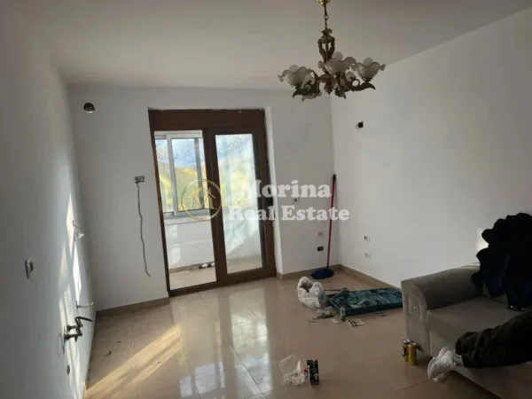 Tirane, jepet me qera apartament 2+1 Kati 2, 100 m² 600 € (Vasil Shanto)