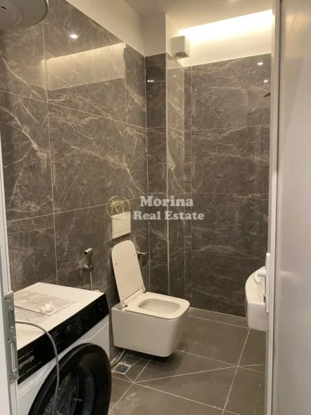Tirane, jepet me qera garsonier Kati 6, 40 m² 400 € (Rruga 5 Maji)