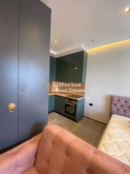 Tirane, jepet me qera garsonier Kati 6, 40 m² 400 € (Rruga 5 Maji)