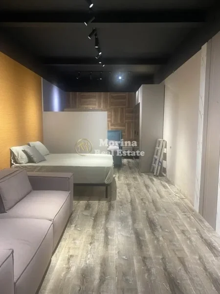 Tirane, jepet me qera magazine Kati 0, 35 m² 250 € (Vasil Shanto)