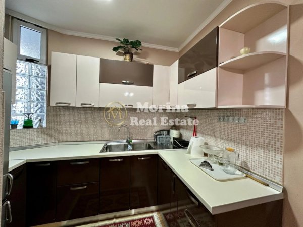 Tirane, jepet me qera apartament 2+1 Kati 3, 100 m² 680 € (Rruga e Dibres)