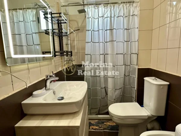 Tirane, jepet me qera apartament 2+1 Kati 3, 100 m² 680 € (Rruga e Dibres)
