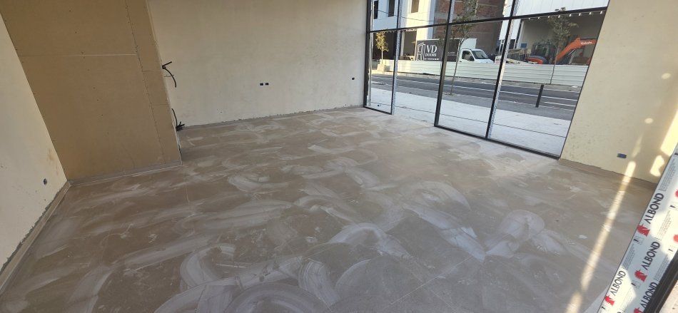 Tirane, jepet me qera dyqan Kati 0, 57 m² 1.270 € (Rruga Xhanfize Keko)