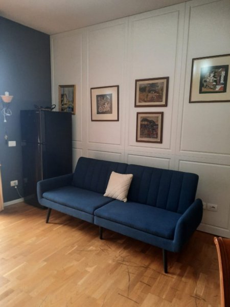 Tirane, jepet me qera apartament 1+1+Ballkon Kati 6, 90 m² 1.200 € (rruga e barrikadave)