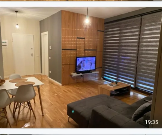 Tirane, jepet me qera apartament 1+1+Ballkon Kati 6, 90 m² 1.200 € (rruga e barrikadave)