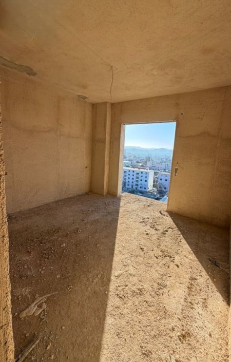 Apartament 1+1 për Shitje ne Kamez