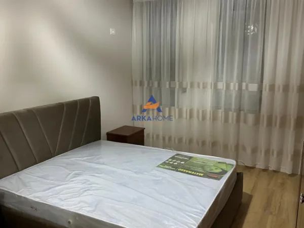 Tirane, jepet me qera apartament 1+1+Ballkon Kati 7, 60 m² 572 € 