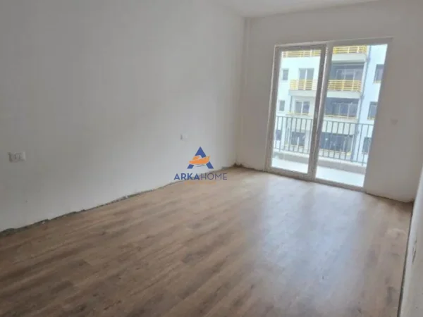 Tirane, shitet apartament 2+1+Ballkon Kati 3, 118 m² 192.000 €