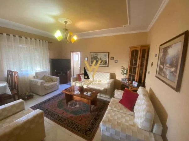 Tirane, jepet me qera apartament 3+1+Ballkon Kati 6, 100 m² 500 € (RRUGA FORTUZI)