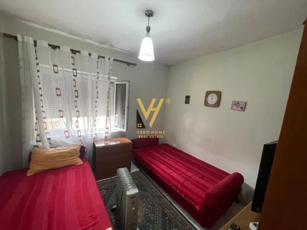 Tirane, jepet me qera apartament 3+1+Ballkon Kati 6, 100 m² 500 € (RRUGA FORTUZI)