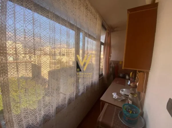 Tirane, jepet me qera apartament 3+1+Ballkon Kati 6, 100 m² 500 € (RRUGA FORTUZI)