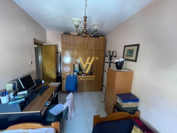 Tirane, jepet me qera apartament 3+1+Ballkon Kati 6, 100 m² 500 € (RRUGA FORTUZI)