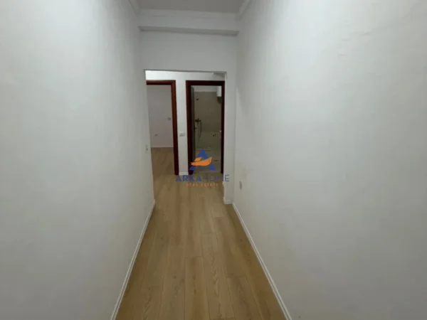 Tirane, shitet apartament 1+1+Ballkon Kati 3, 69 m² 91.000 € 
