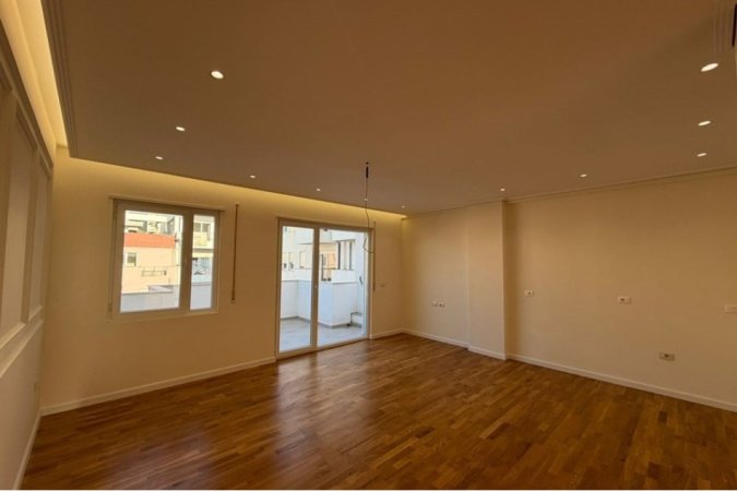 Tirane, shitet apartament 2+1 , 115 m² 145.000 € (Qesarak, Tiranë)
