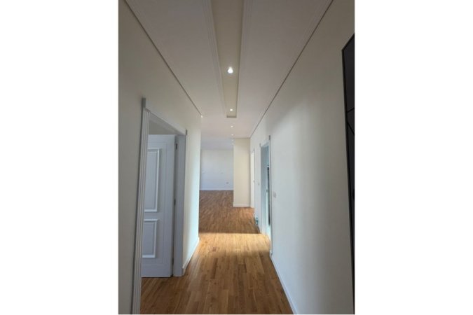 Tirane, shitet apartament 2+1 , 115 m² 145.000 € (Qesarak, Tiranë)