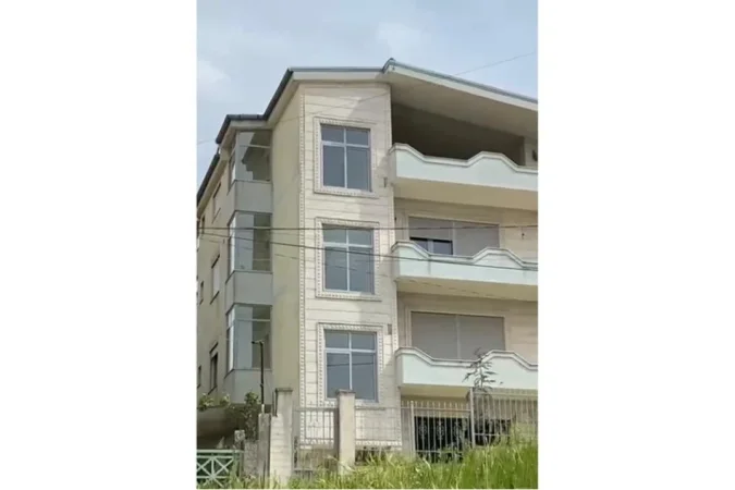 Tirane, shitet Vile , 840 m² 400.000 € (Kombinat, Tiranë(ID: 530261046-439)