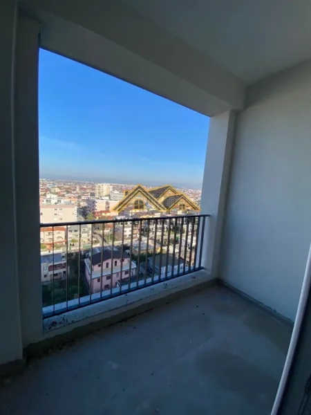 Durres, jepet me qera apartament 3+1 Kati 11, 125 m² 500 € (UKD)