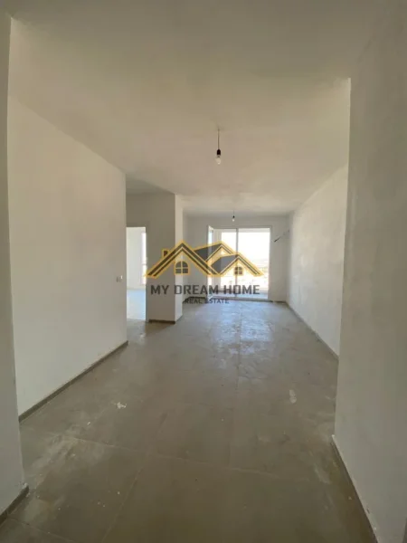 Durres, jepet me qera apartament 3+1 Kati 11, 125 m² 500 € (UKD)