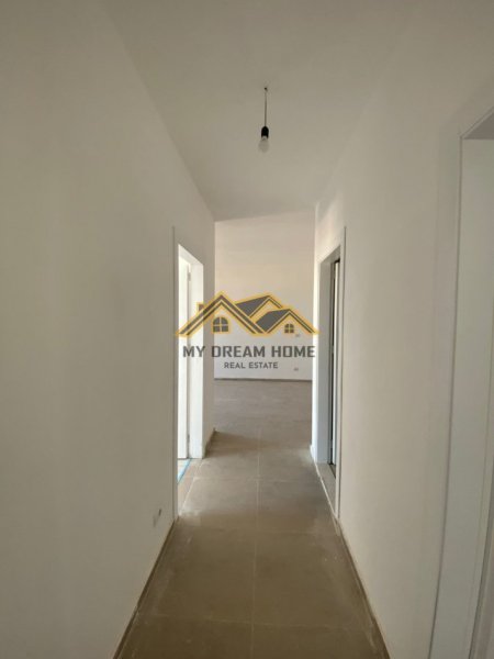 Durres, jepet me qera apartament 3+1 Kati 11, 125 m² 500 € (UKD)