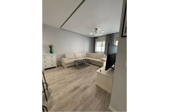 Tirane, jepet me qera 1+1 Kati 2, 550 € (Liqeni i Thate)