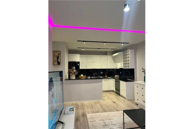 Tirane, jepet me qera 1+1 Kati 2, 550 € (Liqeni i Thate)