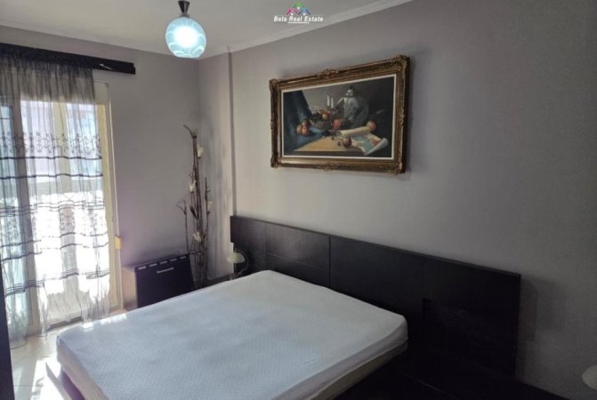 Tirane, jepet me qera apartament 2+1+Ballkon Kati 6, 106 m² 700 € (prane Shkolles Siri Kodra)