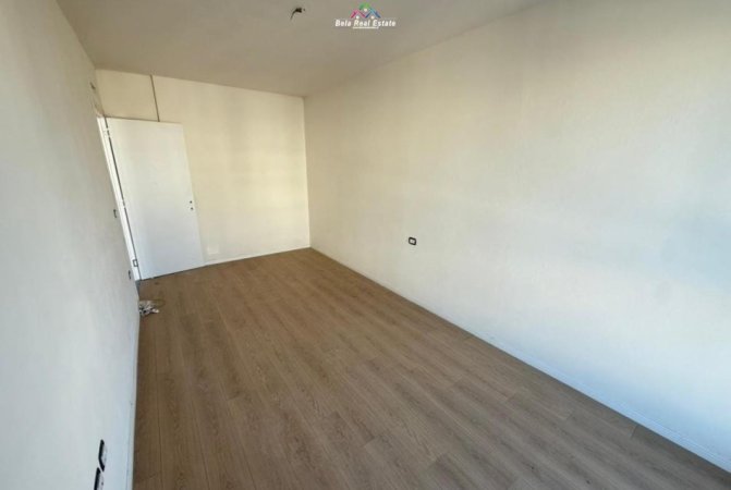 Tirane, shitet apartament 1+1+Ballkon Kati 9, 80 m² 128.000 € (ne kompleksin Turdiu,)