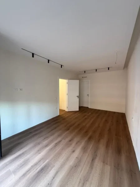 Tirane, shitet apartament 2+1 , 118 m² 330.000 € 