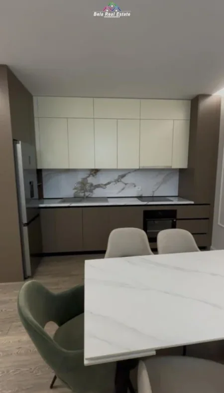 Tirane, jepet me qera apartament 2+1+Ballkon Kati 1, 95 m² 1.100 € (tek Golden Rose Residence)