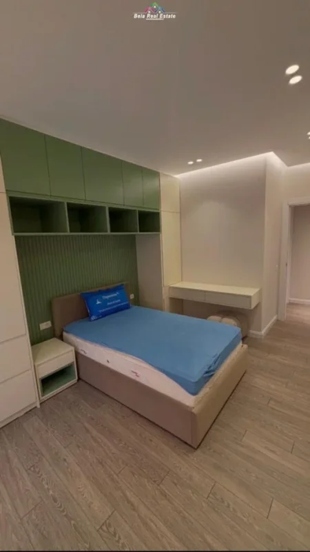 Tirane, jepet me qera apartament 2+1+Ballkon Kati 1, 95 m² 1.100 € (tek Golden Rose Residence)